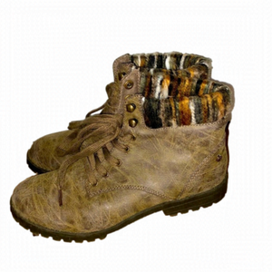 Groove distressed vegan leather ankle combat boot multicolour knit cuff S 9